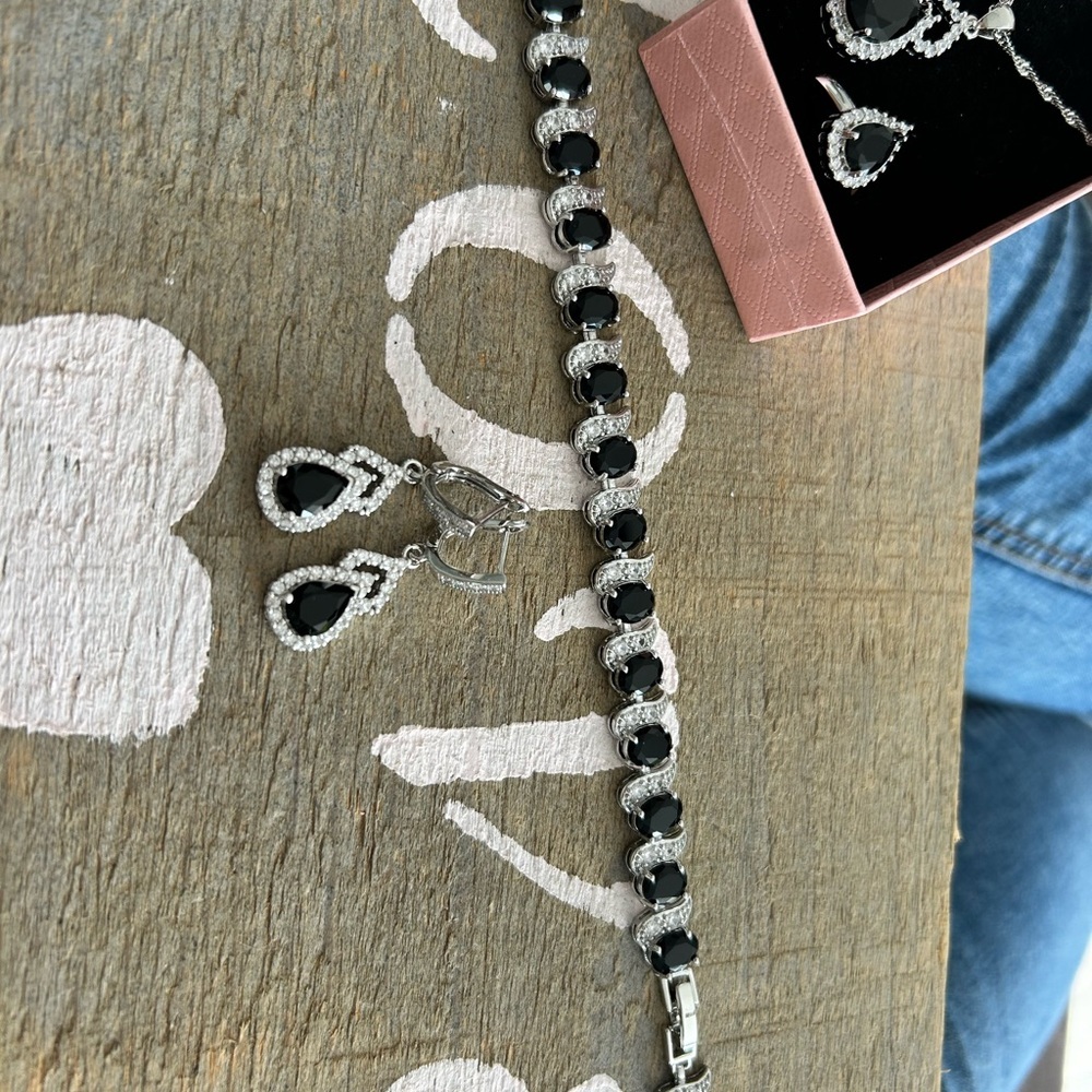 Wedding rhinestone Elegant Black and Silver Jewelry Set - Picture 2 of 8